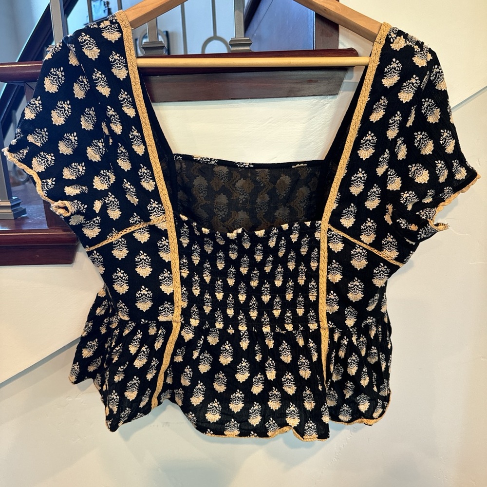 American Eagle Outfitters Black and Gold Blouse